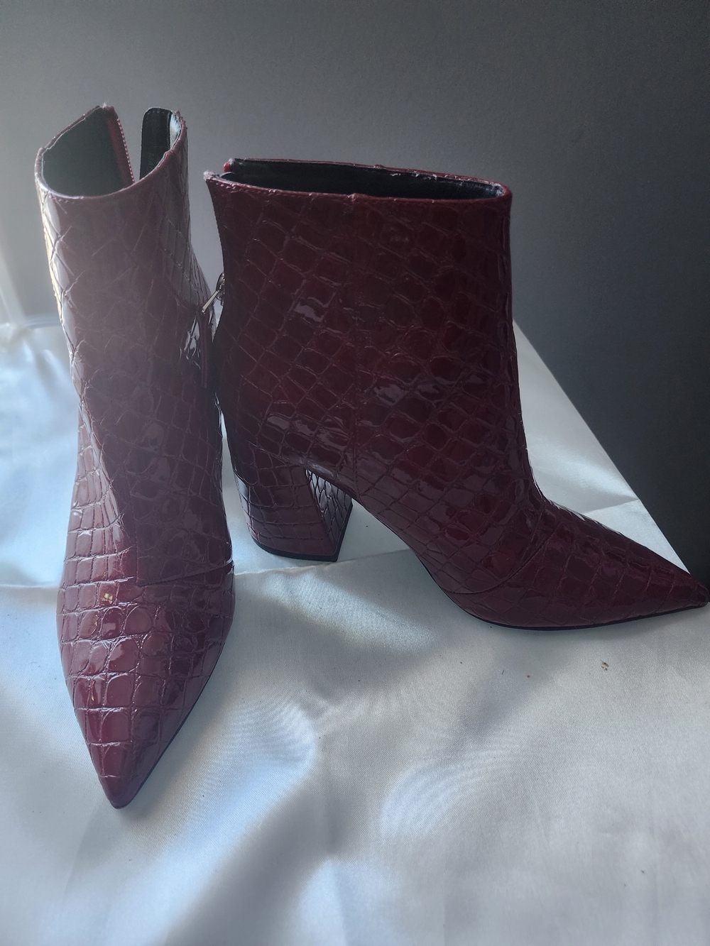 Topshop Burgundy Croc-Embossed Pointed Ankle Boots - Picture 7 of 8